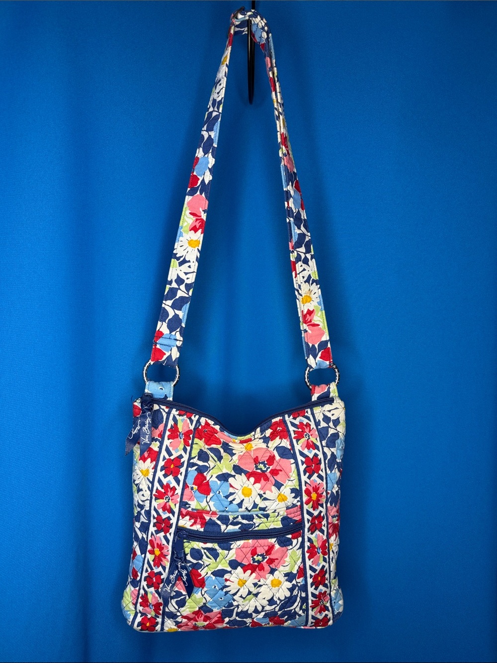 BEAUTIFUL VERA BRADLEY SUMMER COTTAGE FLOWERS / FLORAL CROSSBODY / SHOULDER BAG